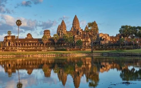 Angkor Wat to Phnom Penh Tour 1d