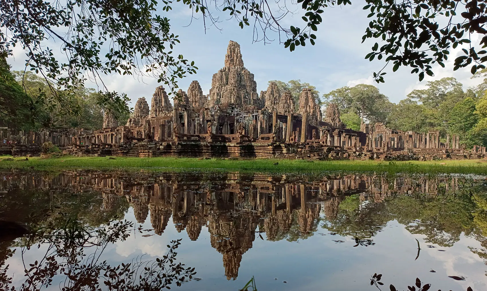 Phnom Penh to Angkor Wat and Back Day Trip